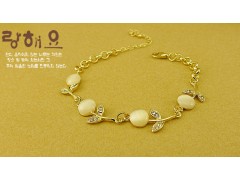 韩版时尚猫眼石四叶草红绳手链女多层复古手串手饰 波西米亚手绳图3